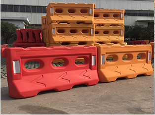 甘肅三孔水馬塑料圍欄